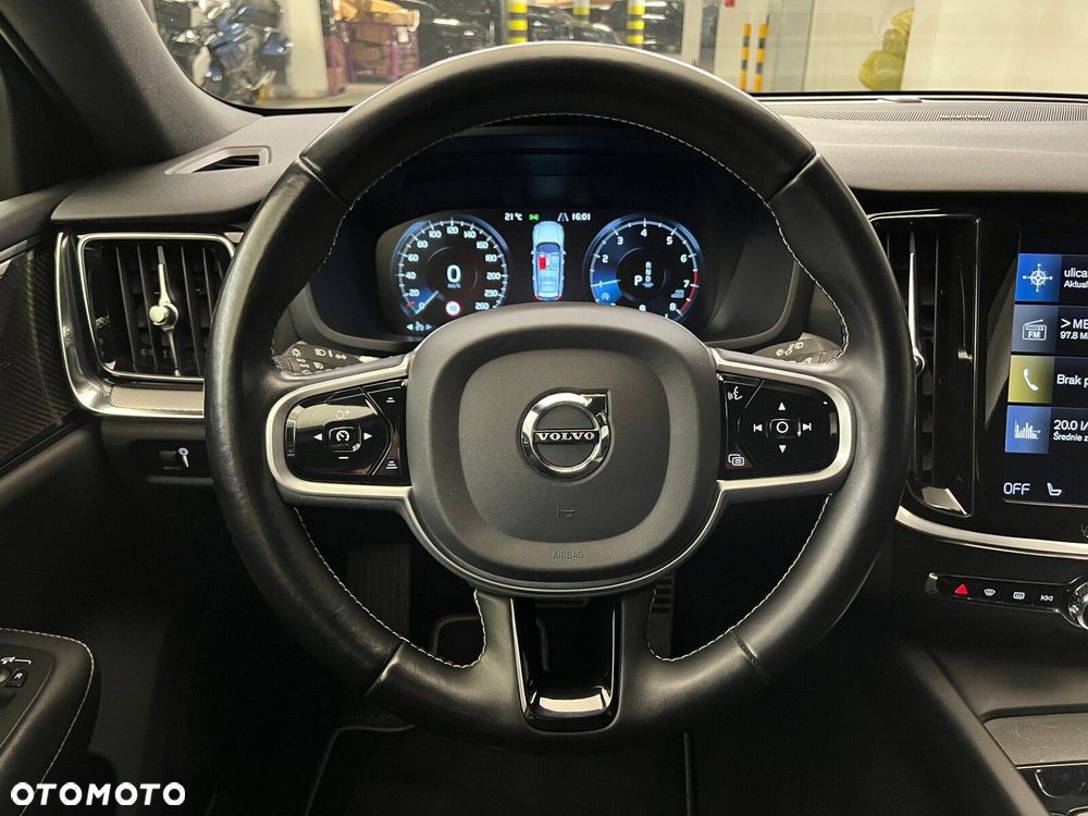 Volvo V60 B4 B R-Design - 20