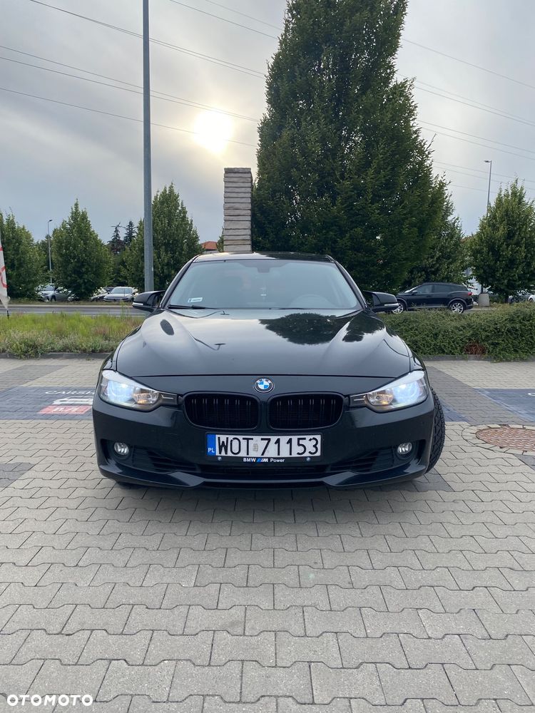 BMW Seria 3 328i - 3