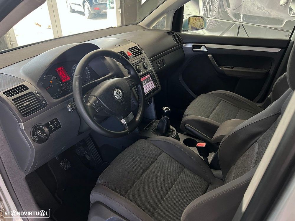 VW Touran 2.0 TDI Highline 7L - 7