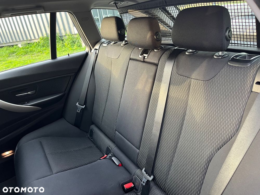 BMW Seria 3 318d - 13