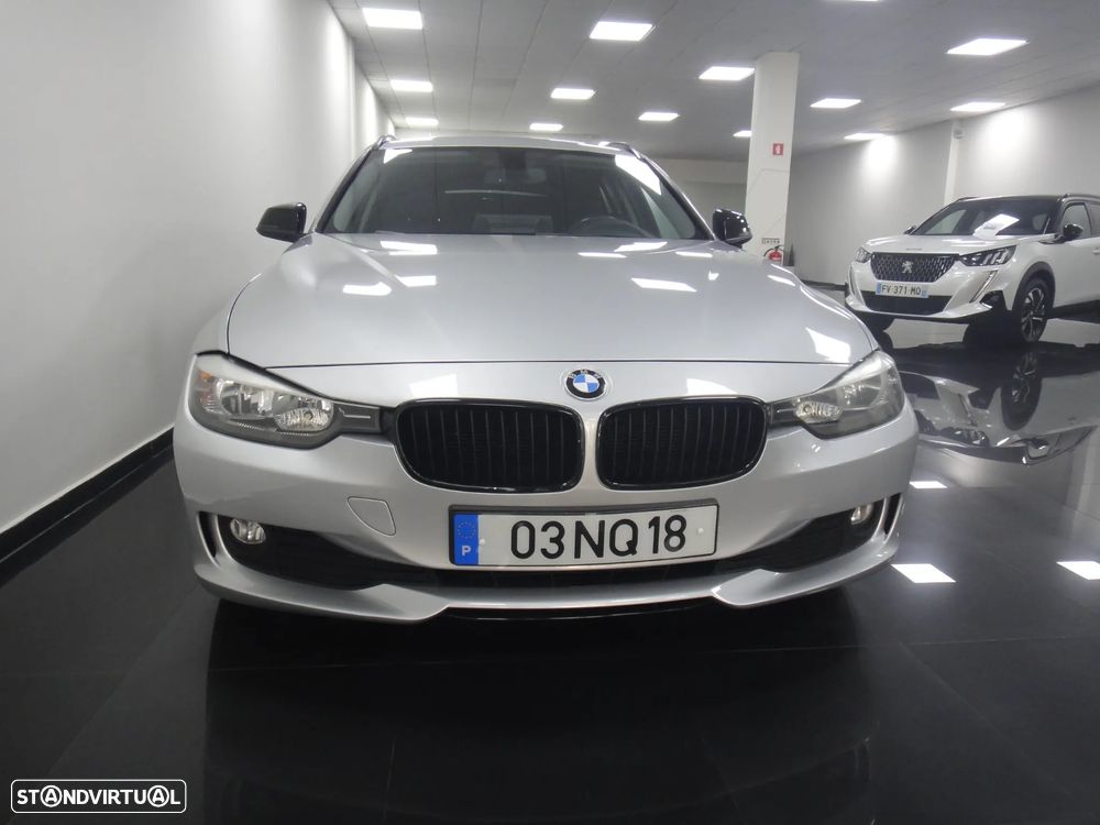 BMW 318 d Auto Exclusive - 3