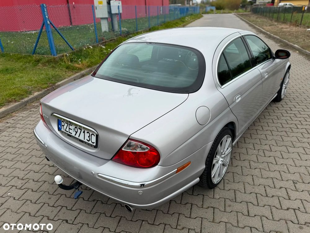 Jaguar S-Type - 16