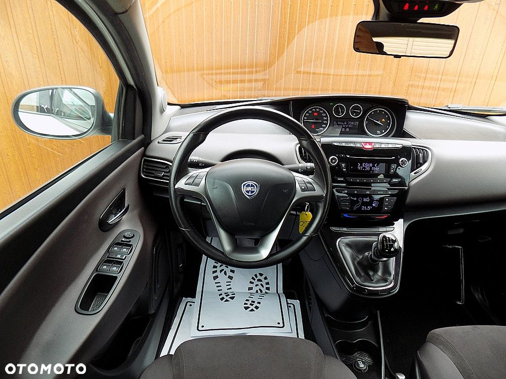 Lancia Ypsilon 0.9 Black&Red S&S - 14