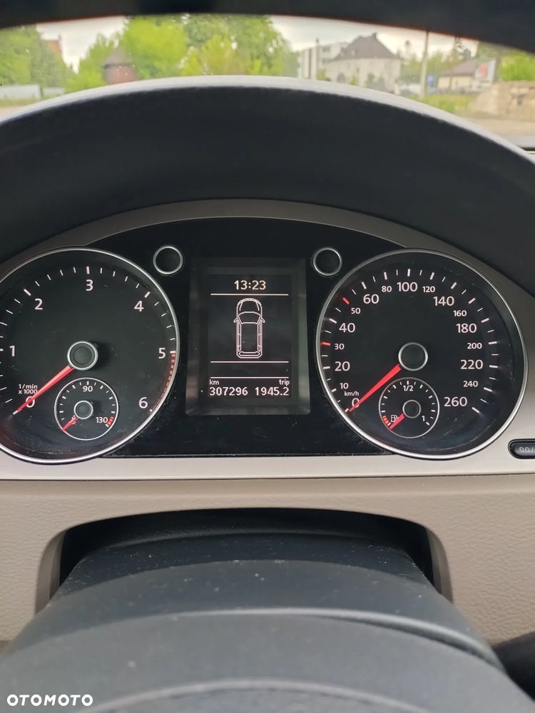 Volkswagen Passat 2.0 TDI Comfortline R-Style - 15