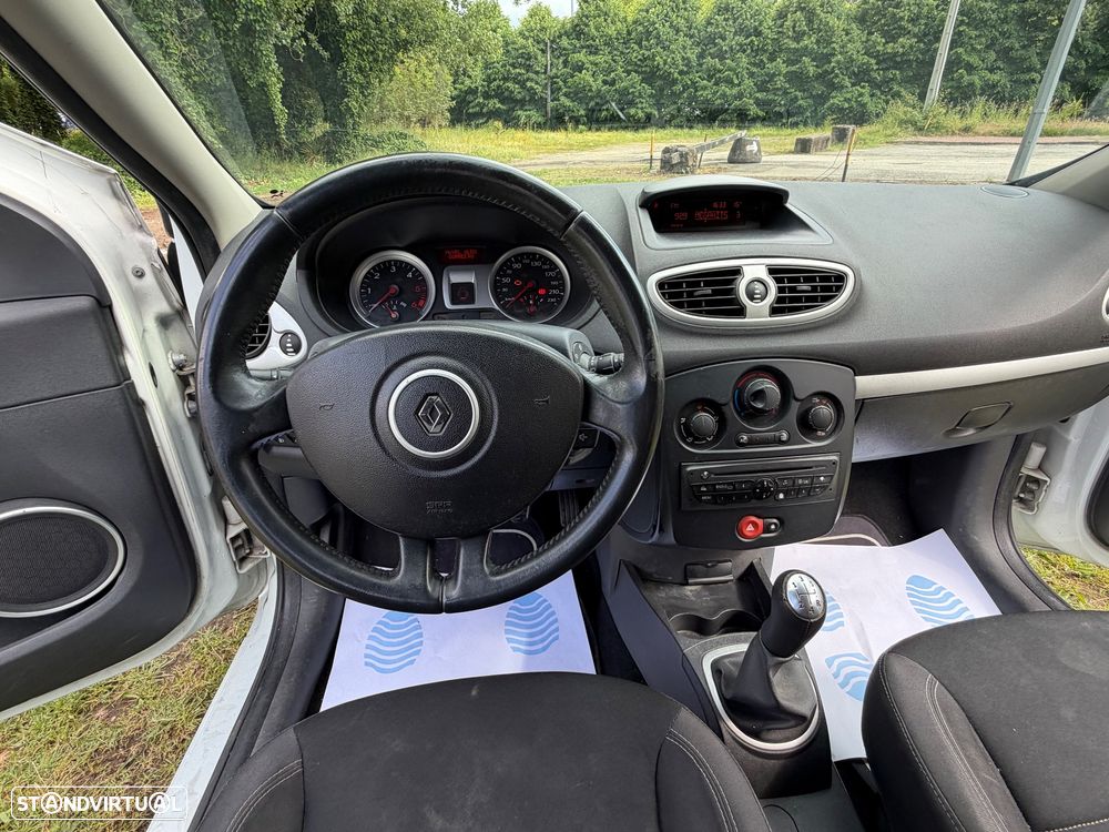 Renault Clio 1.5 dCi Dynamique S - 11