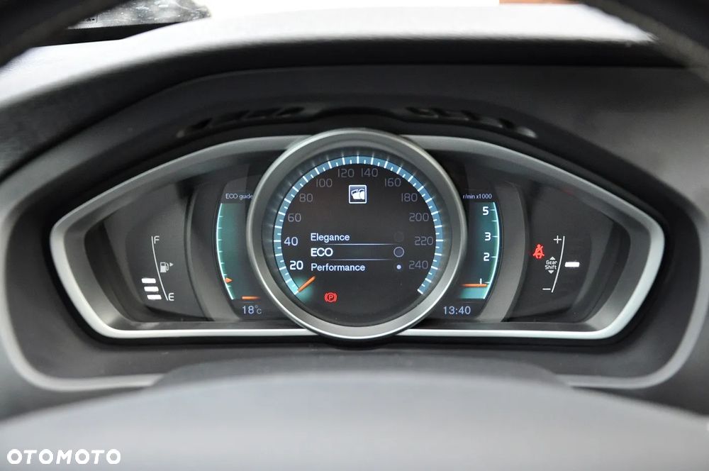 Volvo V40 Cross Country - 39
