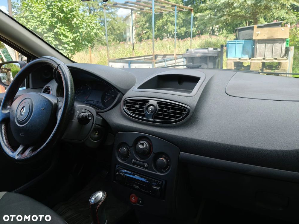 Renault Clio - 2