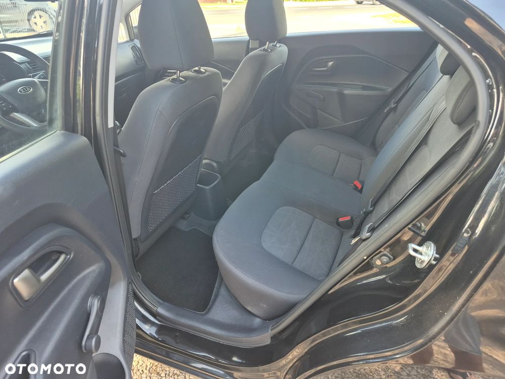 Kia Rio 1.4 Dream Team Edition - 16
