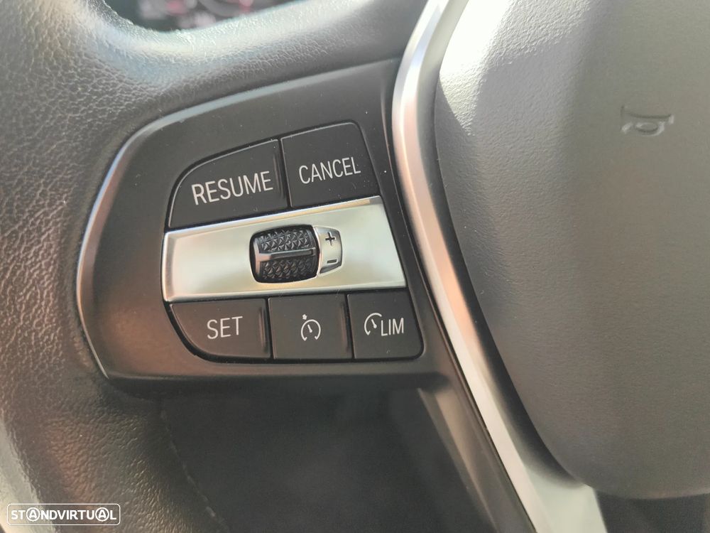 BMW 318 d Touring Auto - 28