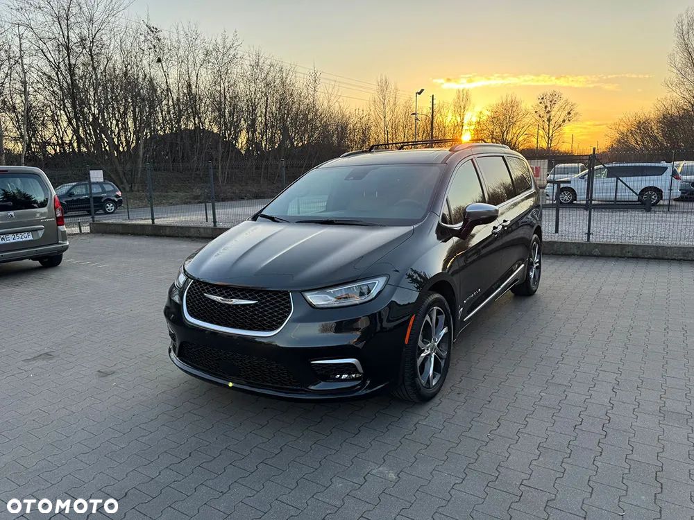 Chrysler Pacifica - 3