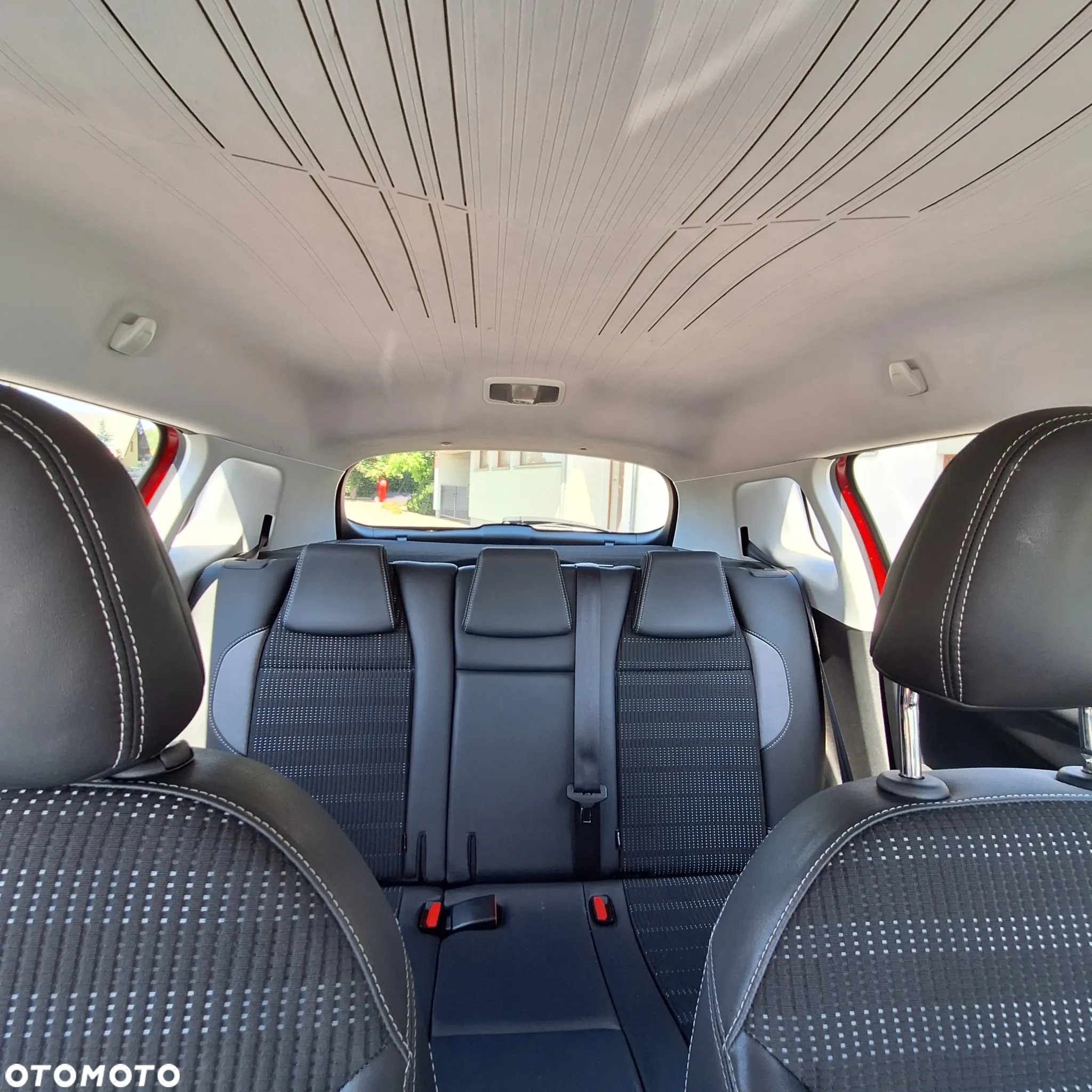 Peugeot 2008 1.2 Pure Tech Active S&S EAT6 - 7