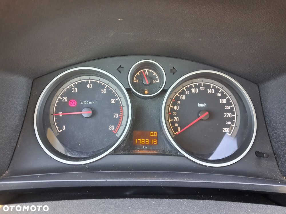 Opel Zafira - 2