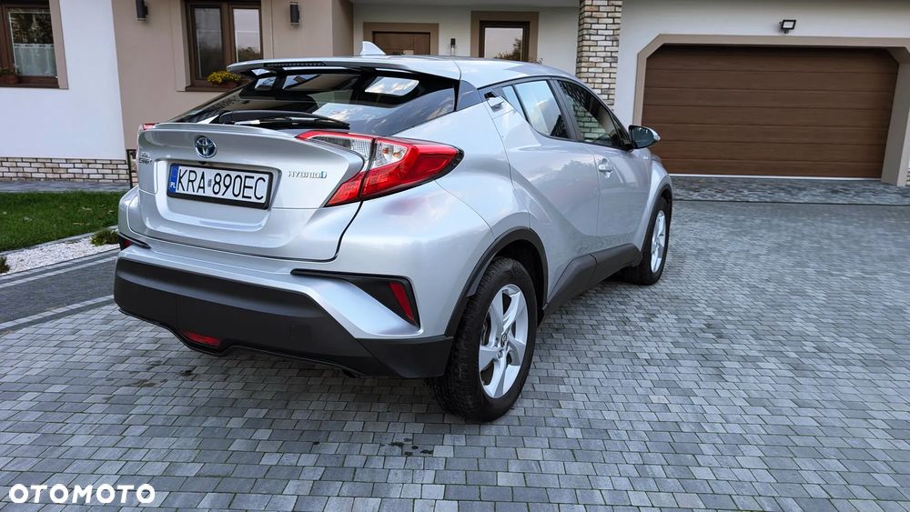 Toyota C-HR ver-1-8-hybrid-style - 5