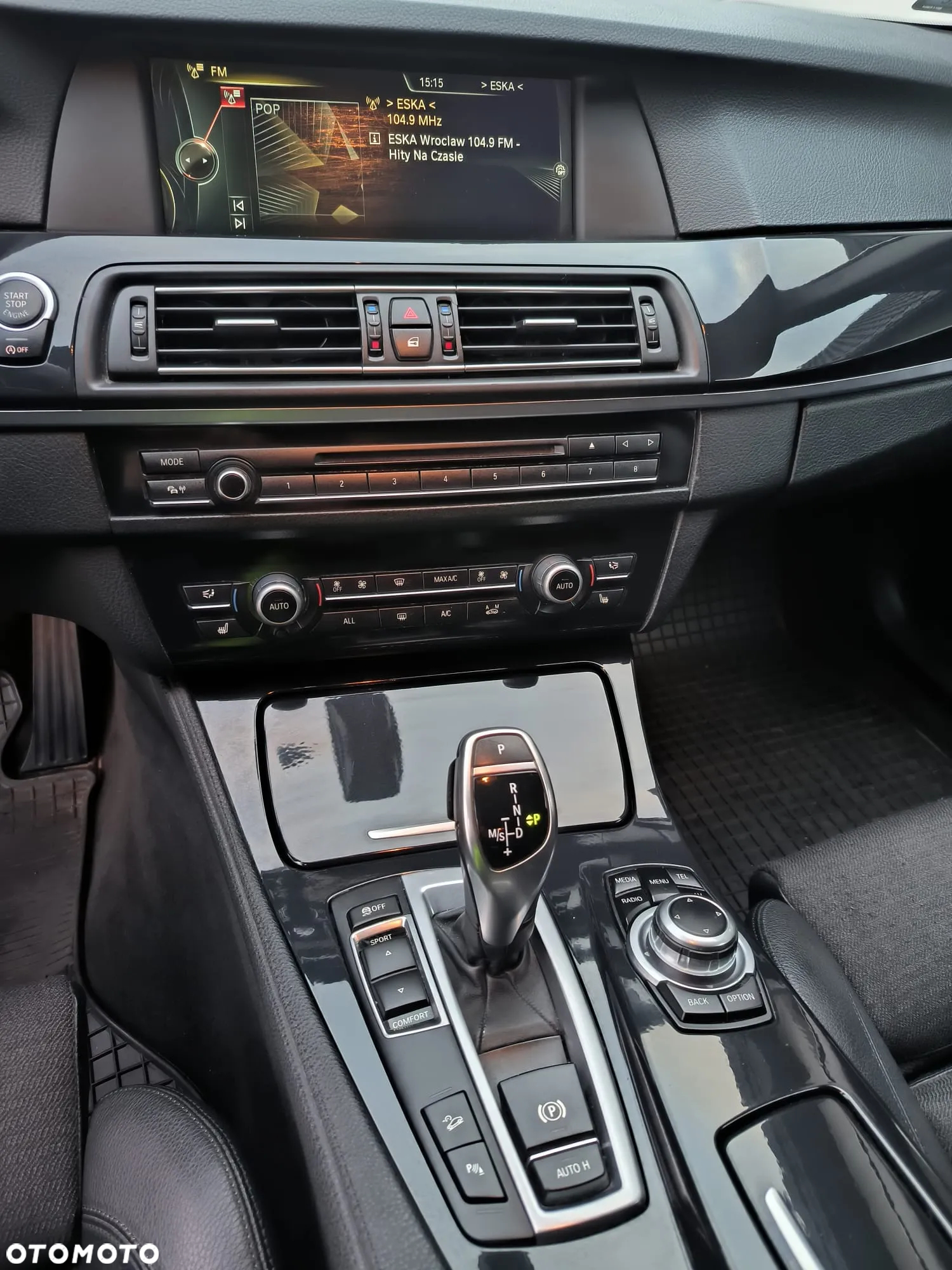 BMW Seria 5 528i xDrive - 13