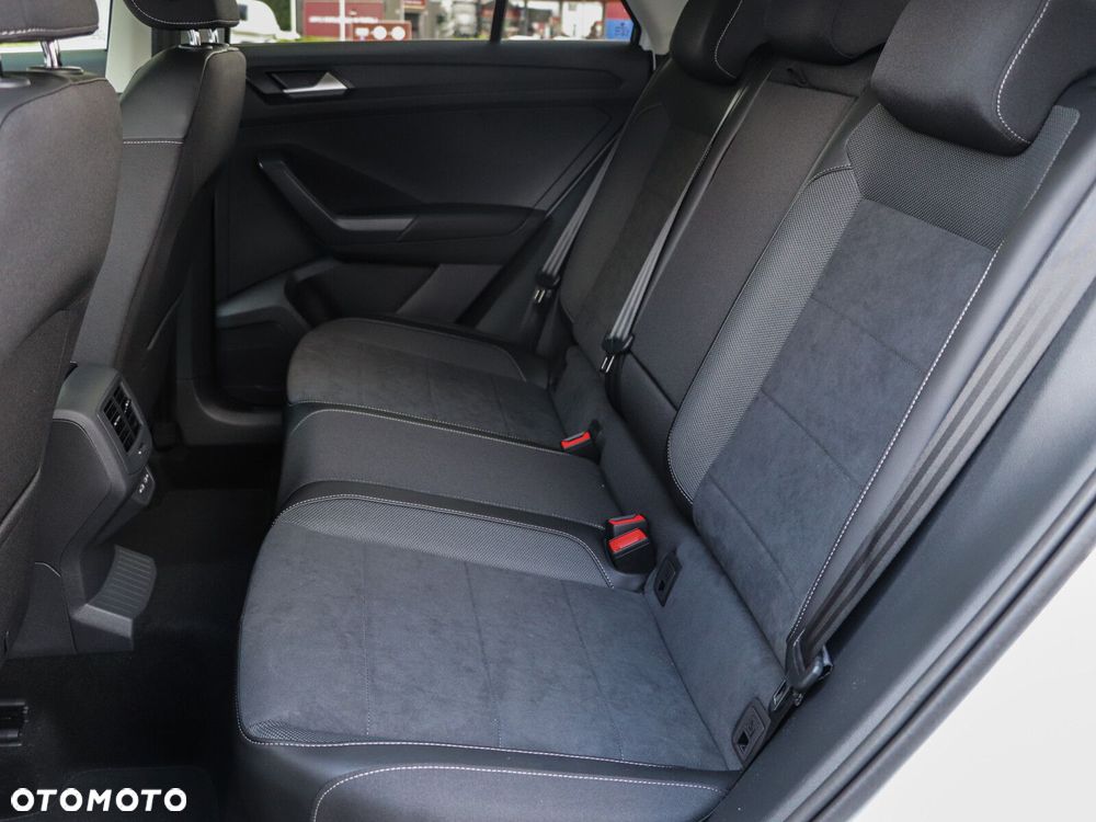 Volkswagen T-Roc - 12