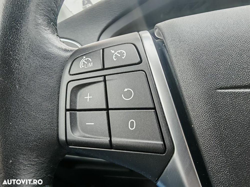 Volvo V40 D2 DRIVe Aut. Momentum - 20