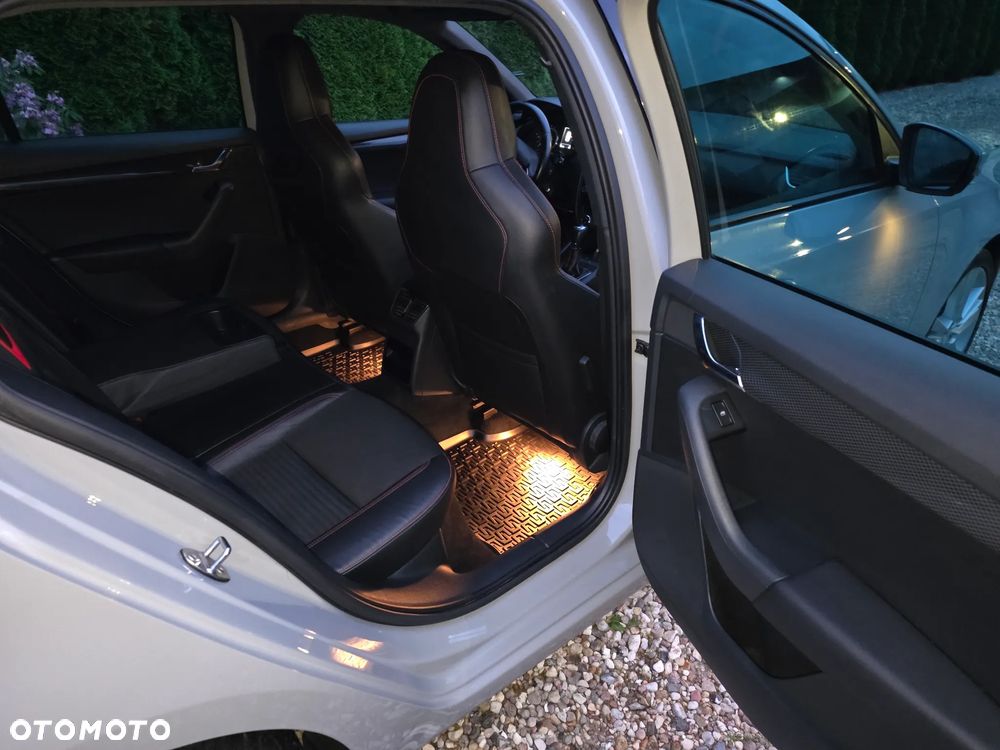 Skoda Octavia 2.0 TDI 4x4 RS DSG - 24