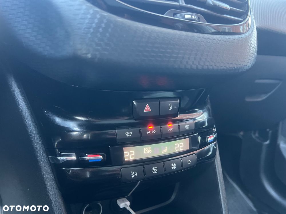 Peugeot 2008 1.6 BlueHDi Allure - 12