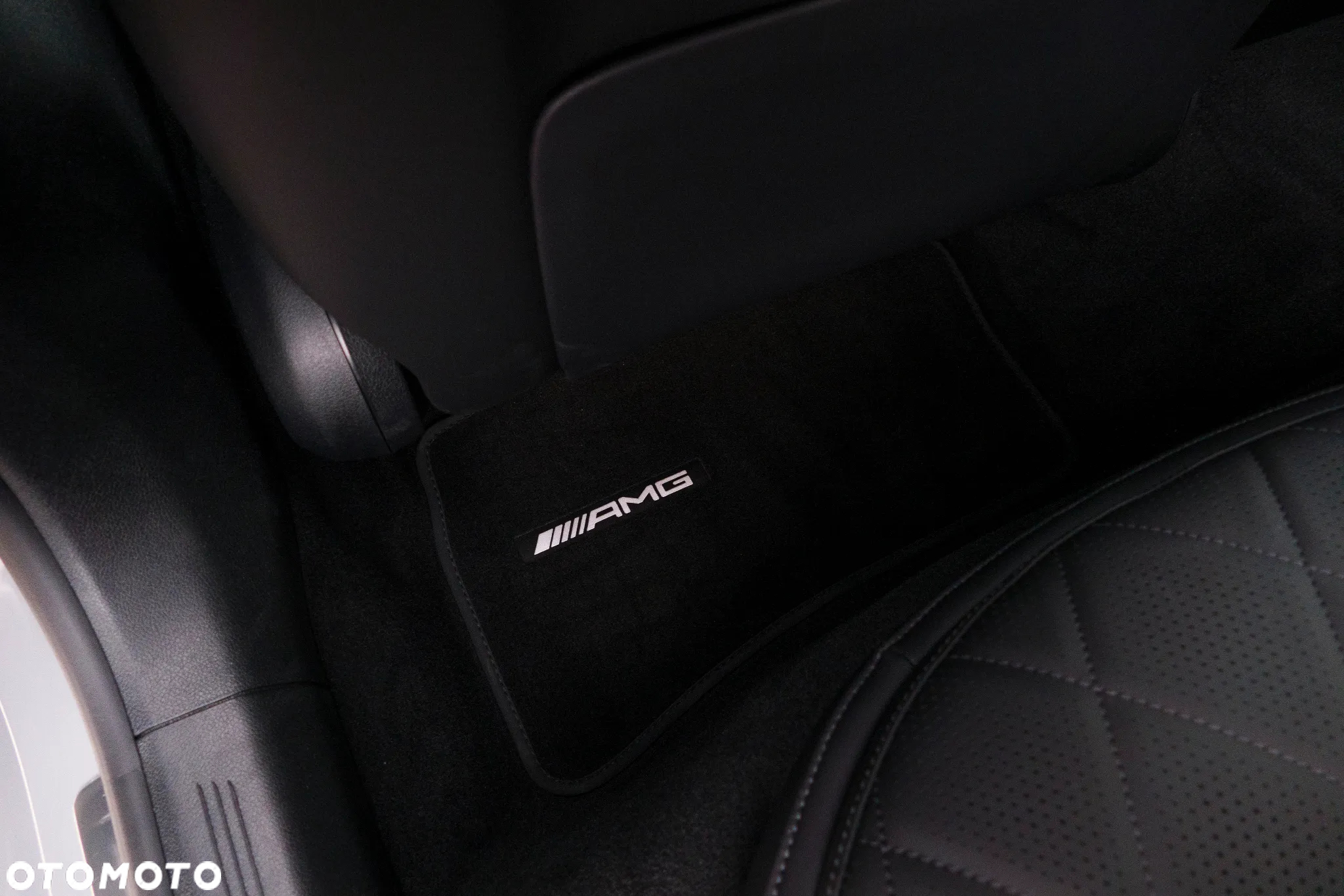 Mercedes-Benz Klasa E 220 d 4-Matic - 33