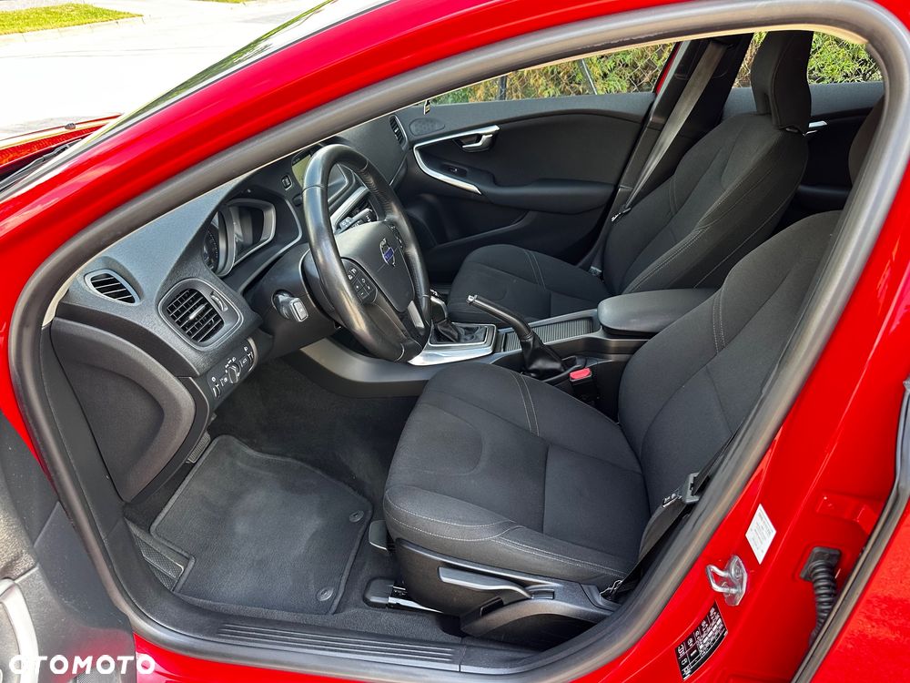 Volvo V40 D2 Momentum - 17