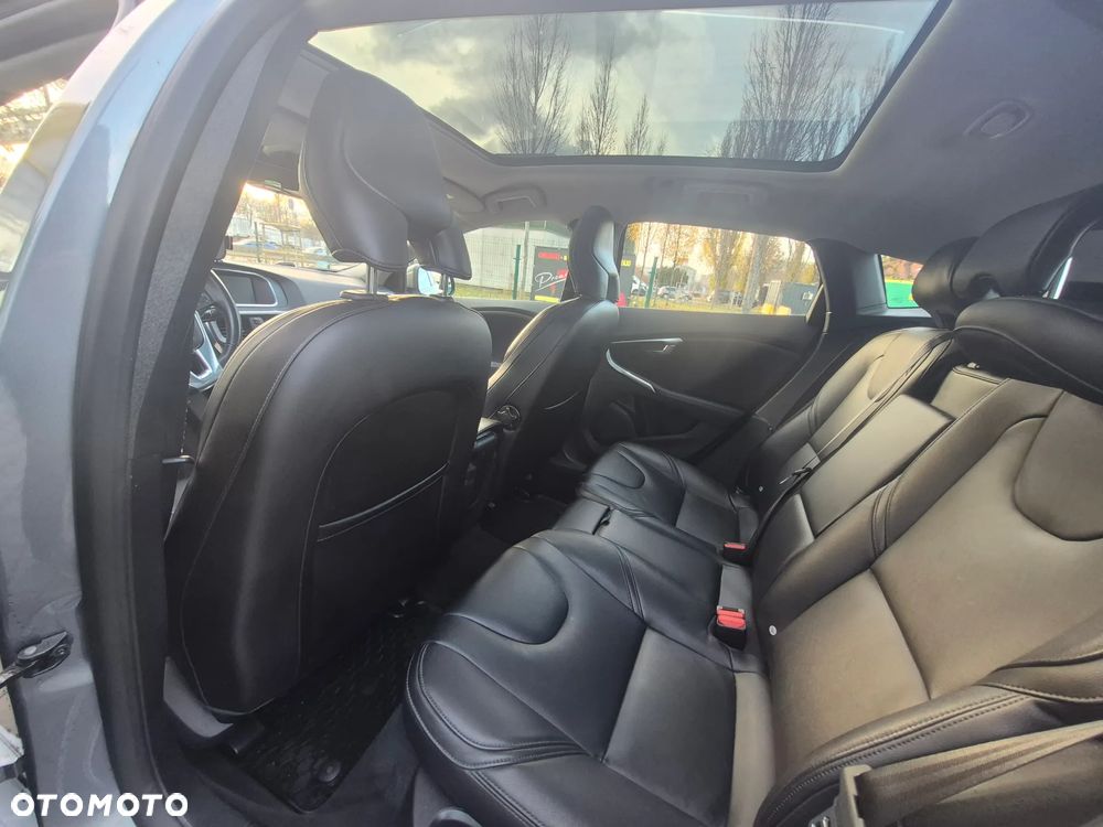 Volvo V40 D3 Inscription - 14