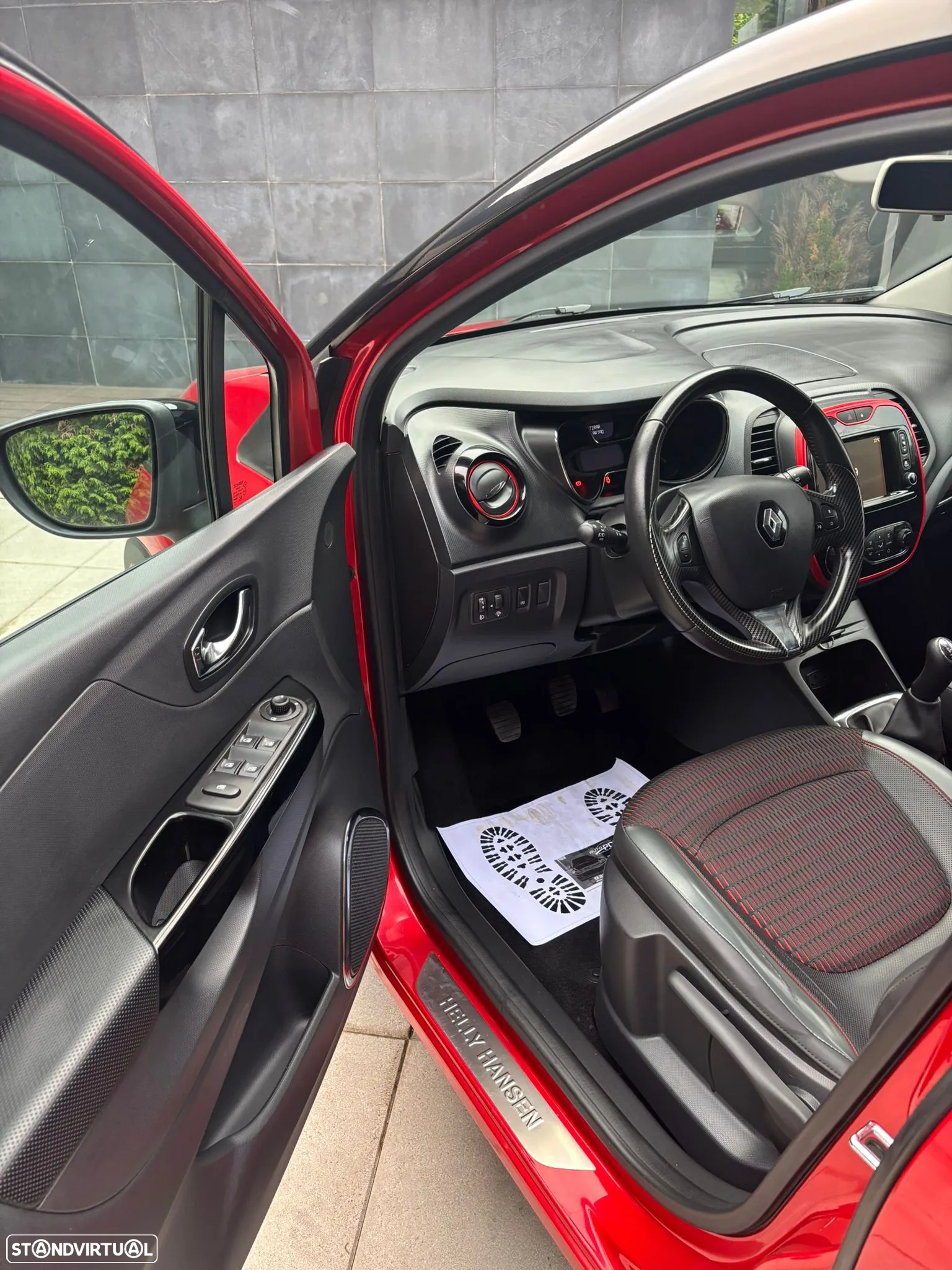 Renault Captur 0.9 TCE Helly Hansen - 9