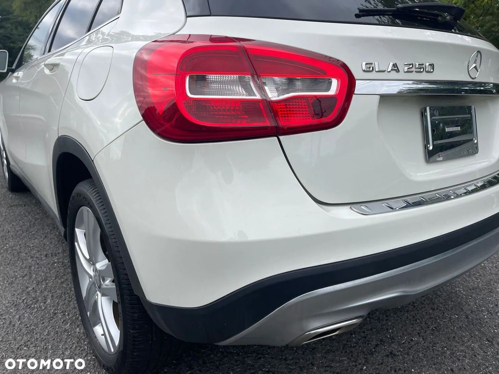 Mercedes-Benz GLA 250 4-Matic - 14
