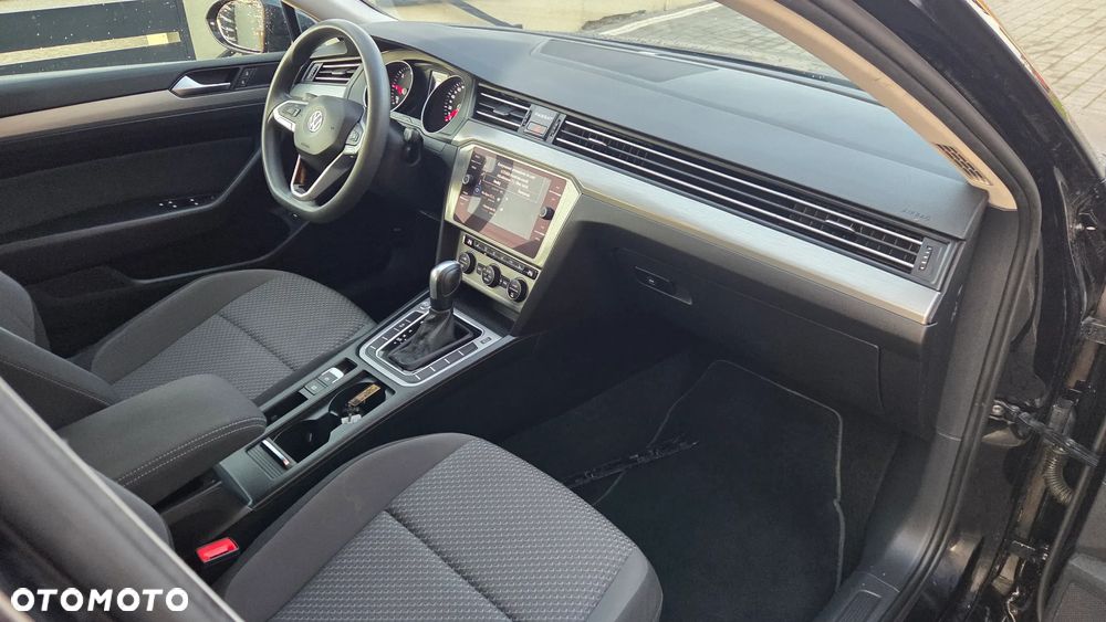 Volkswagen Passat 1.6 TDI SCR DSG Business - 7