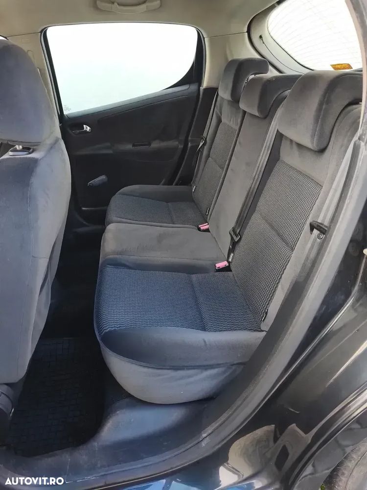 Peugeot 207 1.6HDI Trendy - 13