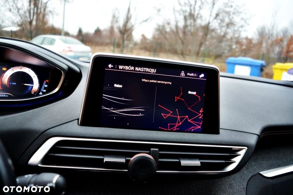 Peugeot 5008 PureTech 130 Stop & Start Allure Business-Paket - 31