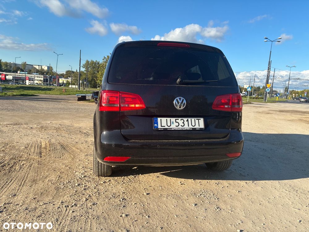 Volkswagen Touran - 4