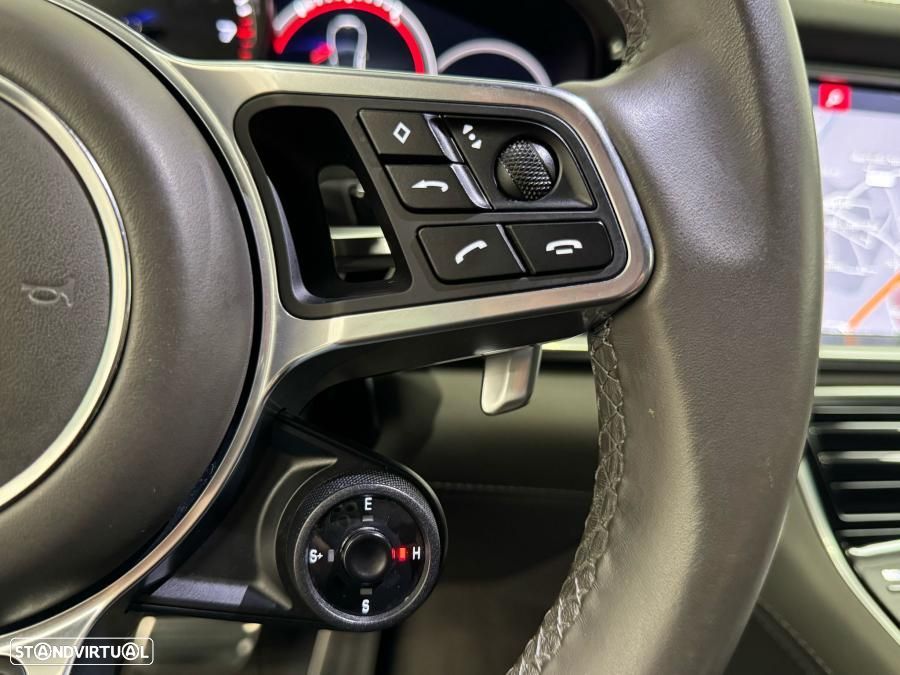 Porsche Panamera 4 E-Hybrid - 21