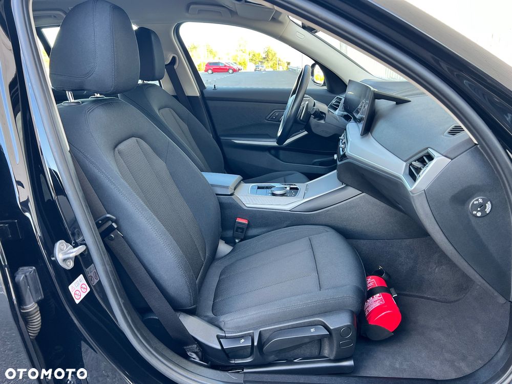 BMW Seria 3 318i Advantage - 22