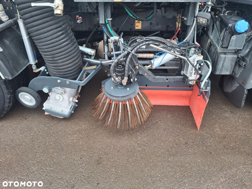 Renault Midlum 220 Zamiatarka Johnston 2 Silniki Szczotki L/R Obie Strony 2010r Przebieg 116 tyś km - 5