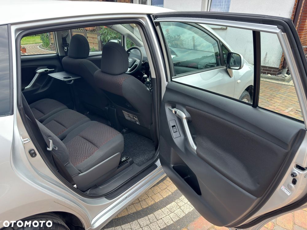 Toyota Verso - 25