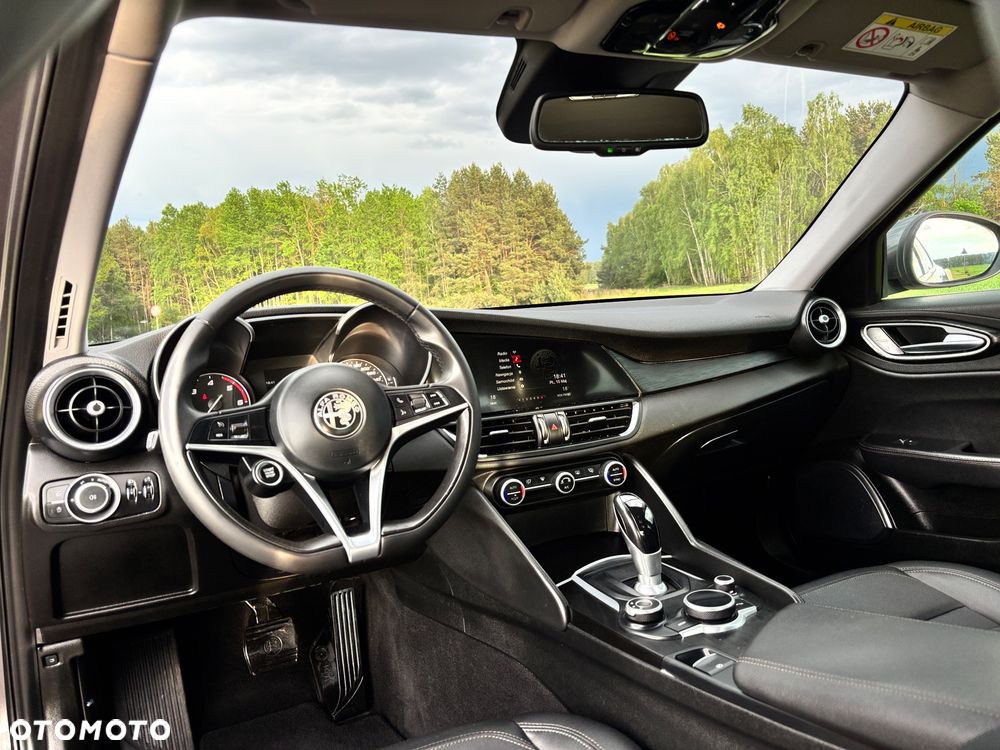 Alfa Romeo Giulia 2.2 AT8 Executive - 21