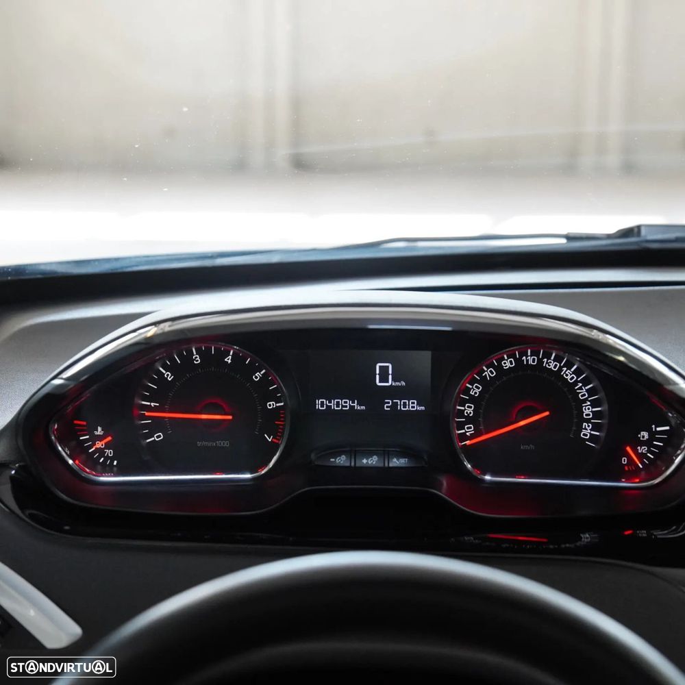 Peugeot 208 1.2 PureTech Style - 15
