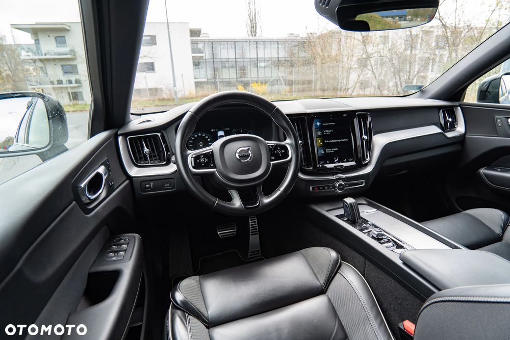 Volvo XC 60 D4 AWD R-Design - 36