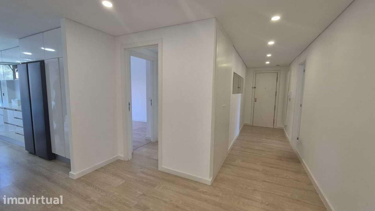 Apartamento T4 com varanda, Paço de Arcos, Oeiras - Grande imagem: 5/36