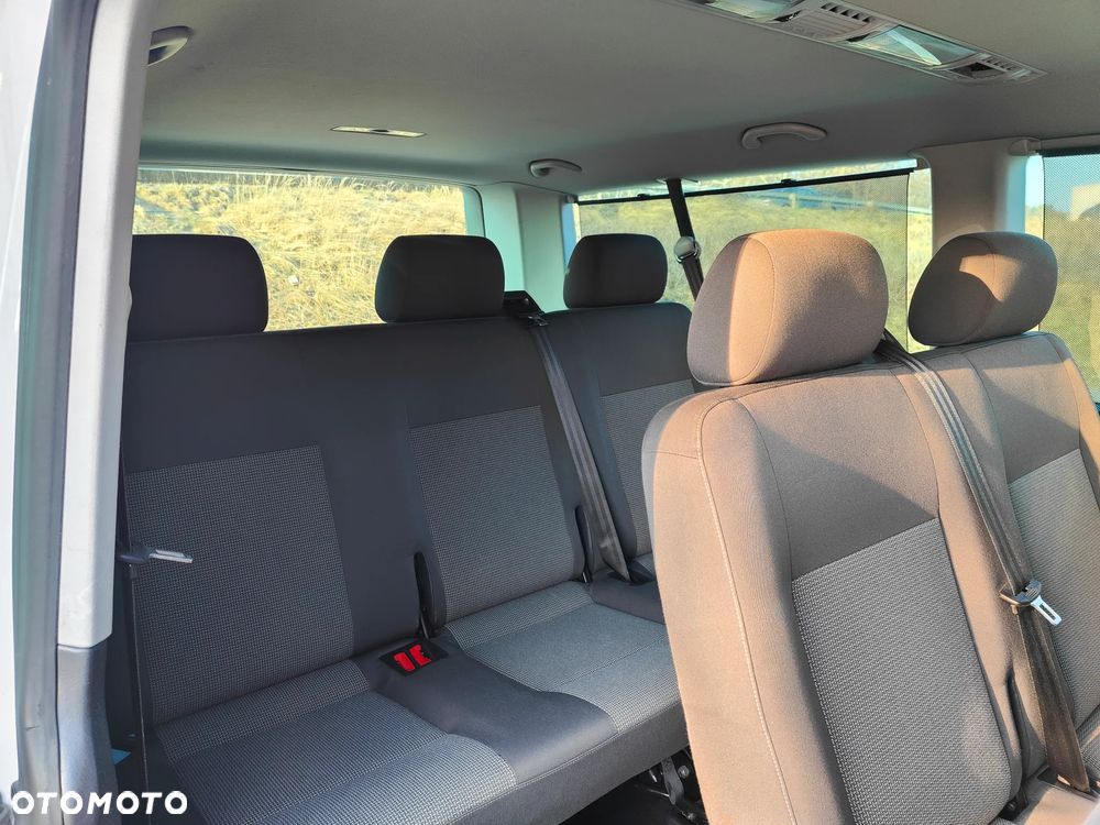 Volkswagen Caravelle - 22