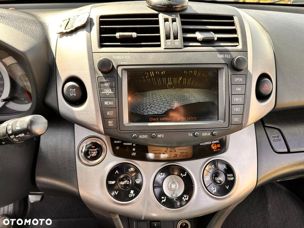 Toyota RAV4 2.2 D-4D X - 11