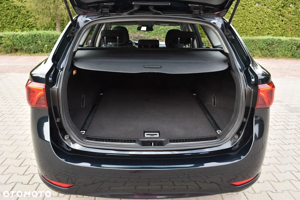 Toyota Avensis 2.0 D-4D Active Business - 11