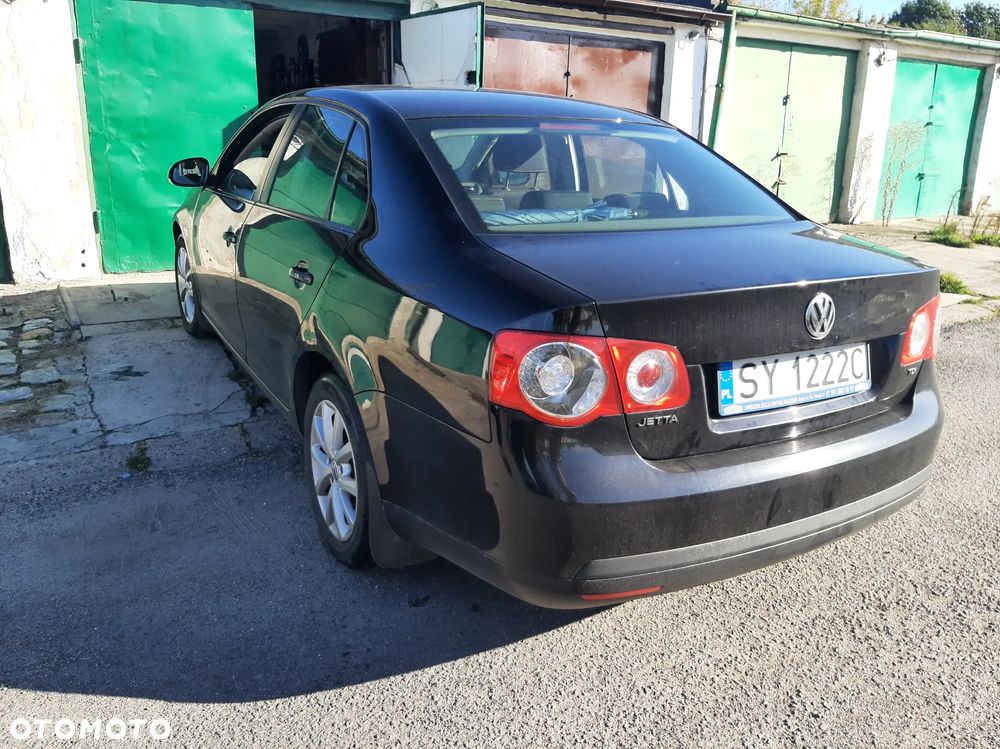 Volkswagen Jetta 1.6 TDI DPF Trendline - 11