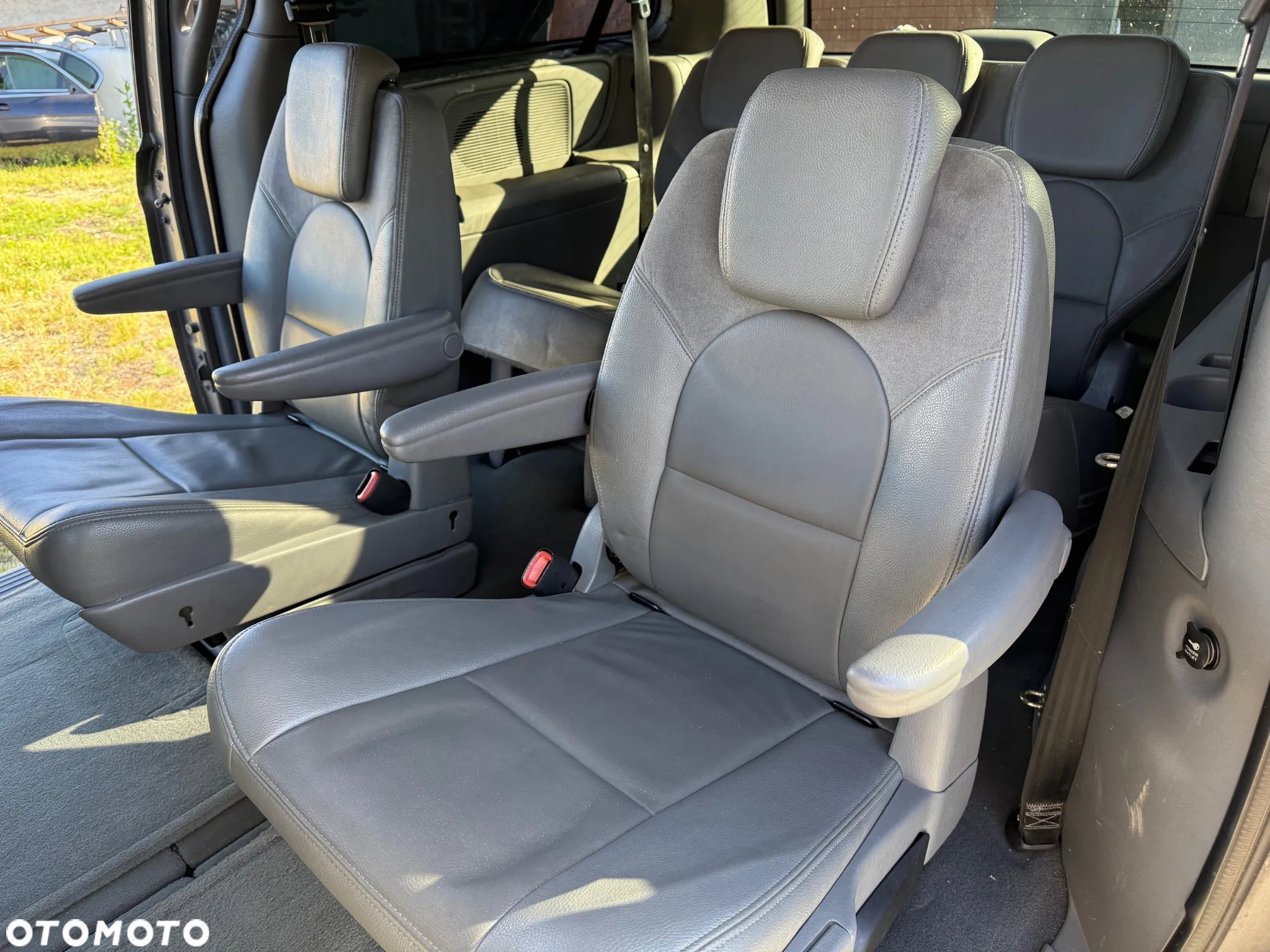 Chrysler Grand Voyager 2.8CRD 150KM|Stow&Go| Skóra|Ele.Drzwi i Klapa|Skóra - 6
