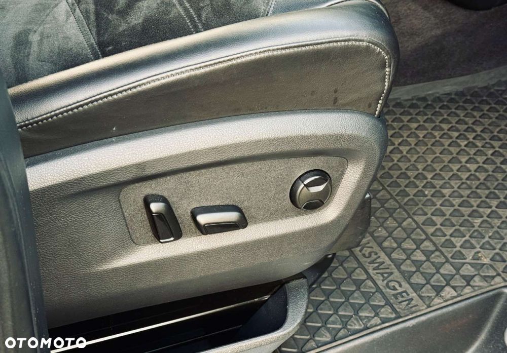 Volkswagen Multivan - 22