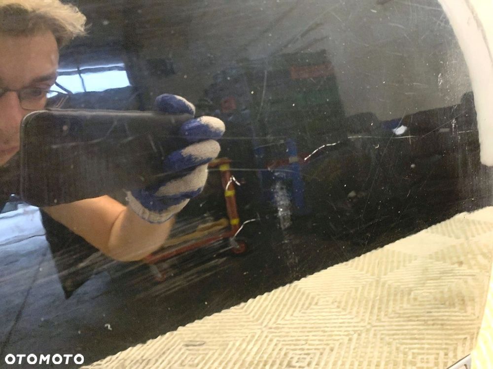 DRZWI PRAWY TYŁ - 299.00 PLN - SSANGYONG CHAIRMAN (HT_) 1997 - 2022 3.2 165 kW [225 KM] benzyna - 4