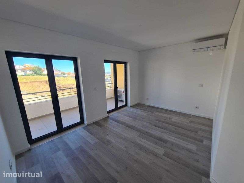 Excelente apartamento T3 semi-novo para arrendamemto - Grande imagem: 2/12
