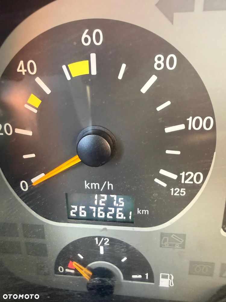 Mercedes-Benz ACTROS - 11