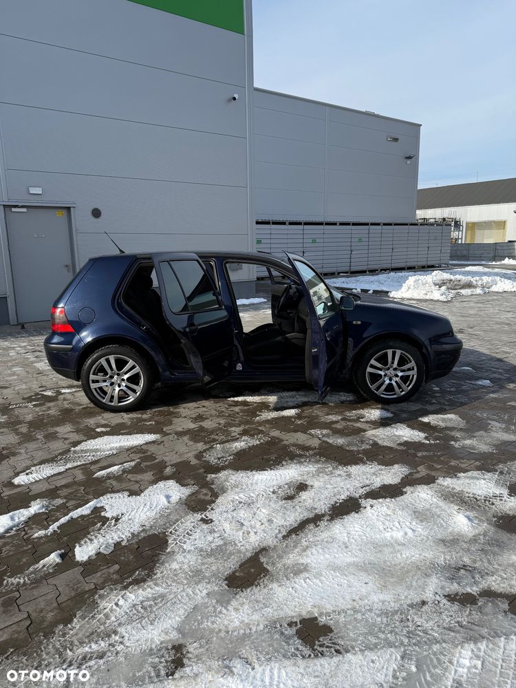 Volkswagen Golf - 11