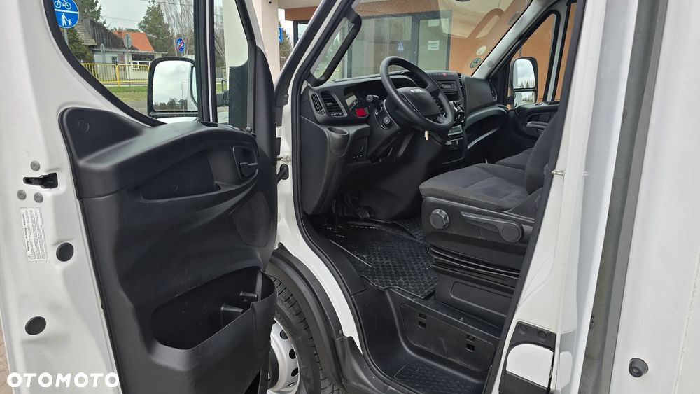 Iveco IVECO DAILY 72C18 3.0 180KM DMC 7200 ❗❗ KONTENER 15 PALET / OTWIERANY BOK / ZABUDOWA SAXAS / WINDA DHOLLANDIA 1000KG / NOWY TACHOGRAF / HI-MATIC / ZAWIESZENIE PNEUMATYCZNE AIR-PRO / RADAR  / ADR / SERWIS ASO / KABINA SYPIALNIA / ROZSTAW OSI 5.10 / ŁADOWNOŚĆ 3200KG / LAWETA / CHŁODNIA / RAMA❗❗ JAK NOWY❗❗ - 35
